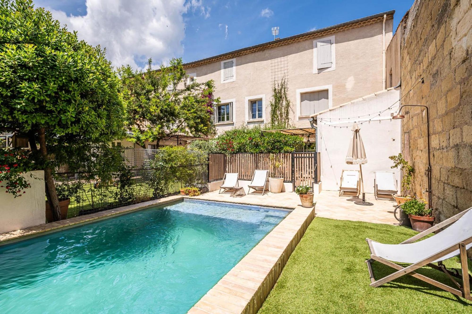 Maison 1634 - Climatisation, Piscine, Parking, Centre Ville, Petit-Dejeuner Compris Pezenas Exterior photo